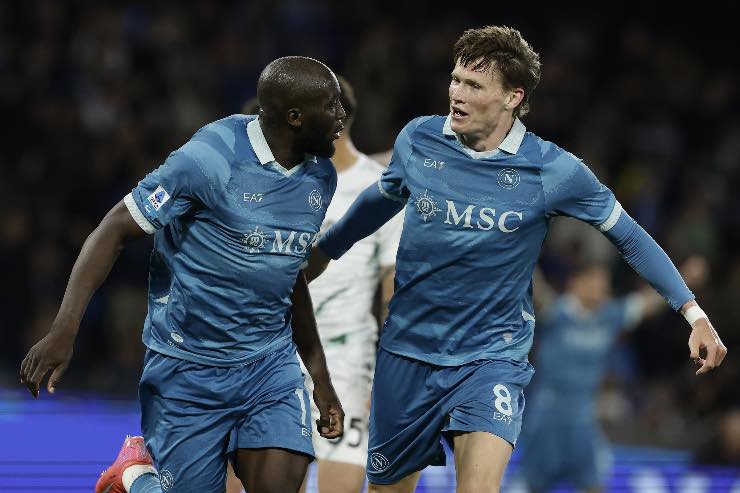 Lukaku e McTominay esultano dopo il gol all'Empoli