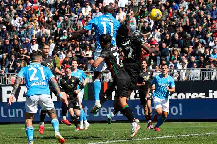 Lukaku intento in un colpo di testa