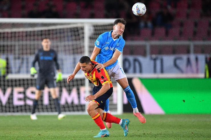 Amir Rrahmani durante Lece-Napoli