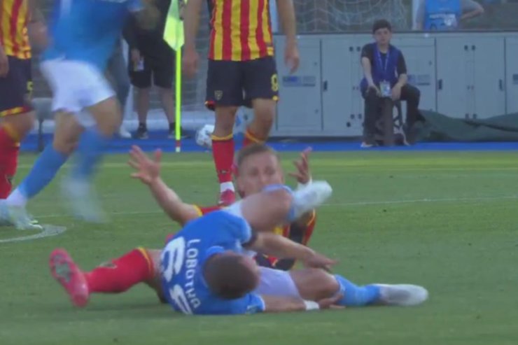 Lecce Napoli, l'infortunio di Lobotka 