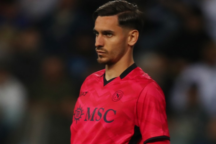 Meret resterà a Napoli