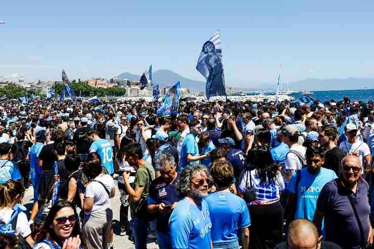 Tifosi Napoli durante parata Scudetto