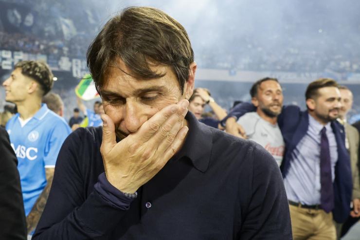 Antonio Conte contento per la vittoria dello Scudetto