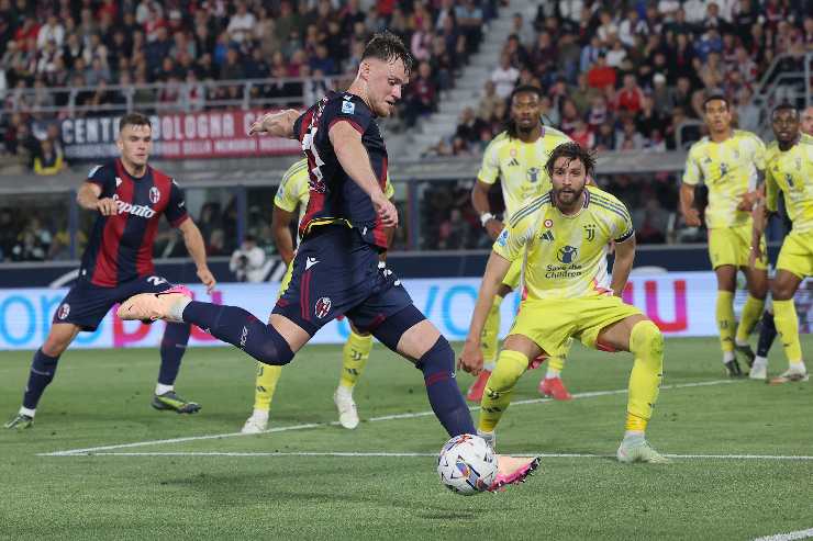 Beukema in campo con il Bologna