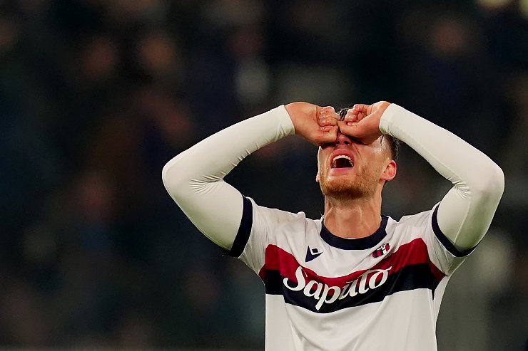 Beukema disperato con le mani sul volto