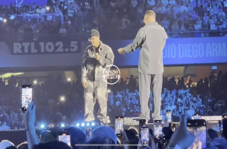 Geolier e Gigi D'Alessio cantano 