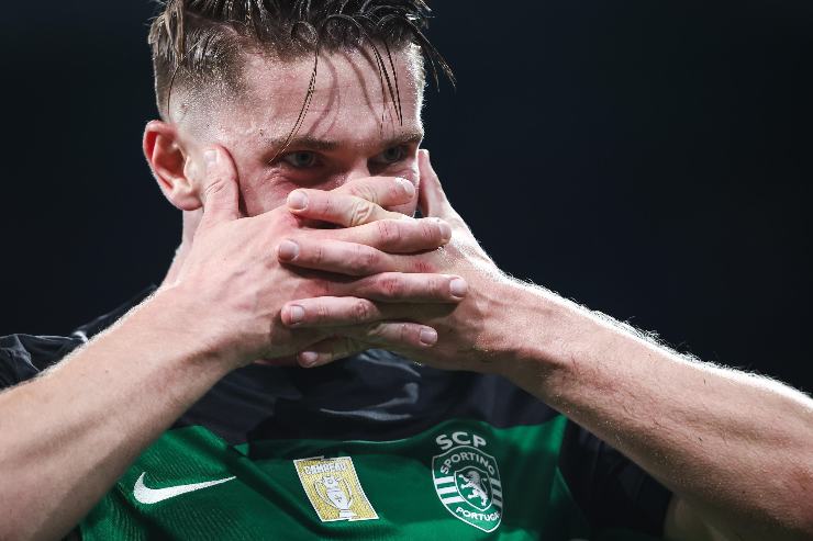 Gyokeres esulta incrociando le mani