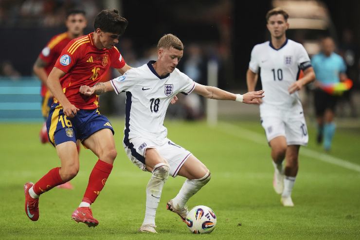 Juanlu in pressing sul giocatore inglese