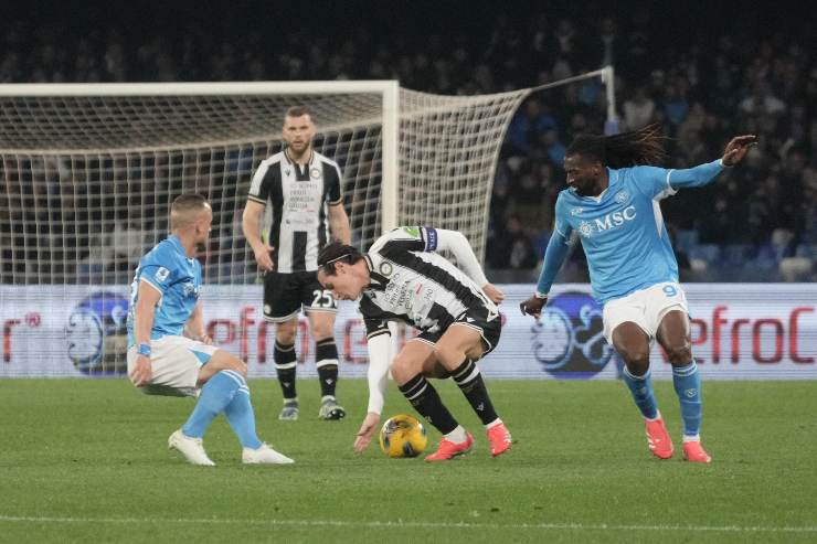 Lobotka e Anguissa difendono su Thauvin