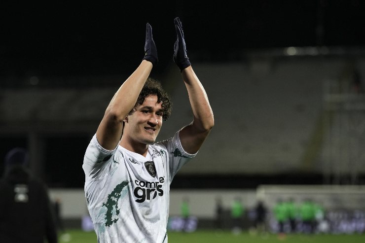 Marianucci ringrazia e applaude