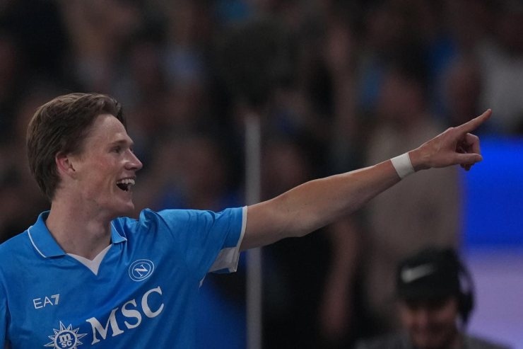 McTominay esulta in campo 