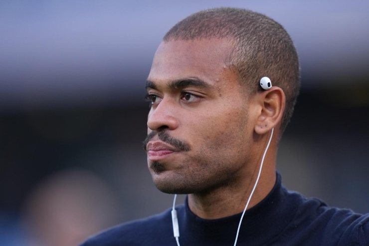 Ngonge in campo nel pre partita 