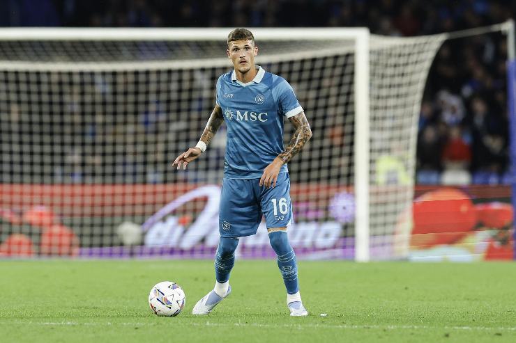 Rafa Marin porta il pallone 