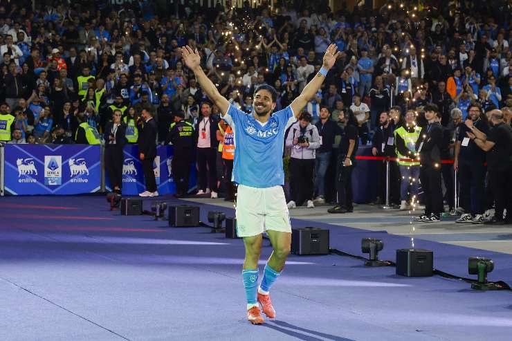 Simeone acclamato durante la festa Scudetto