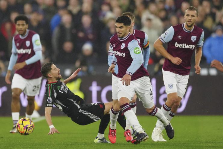 Mercato Napoli: contatti per Carlos Soler