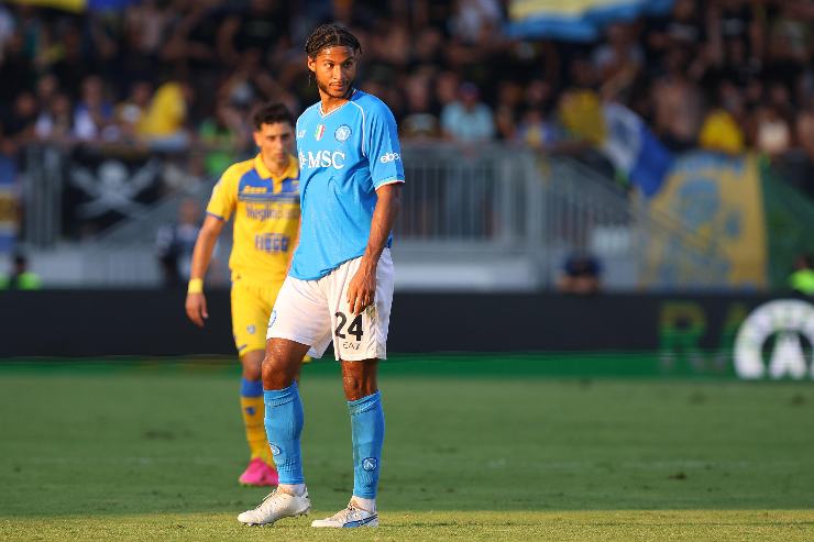 Cajuste in campo con la maglia del Napoli