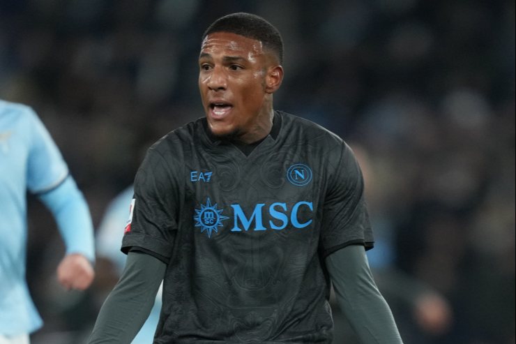 Folorunsho in maglia Napoli 