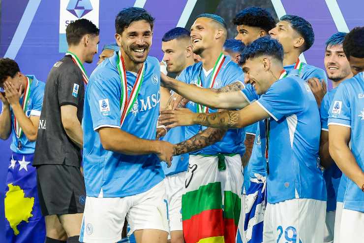 Simeone festeggia lo scudetto del Napoli