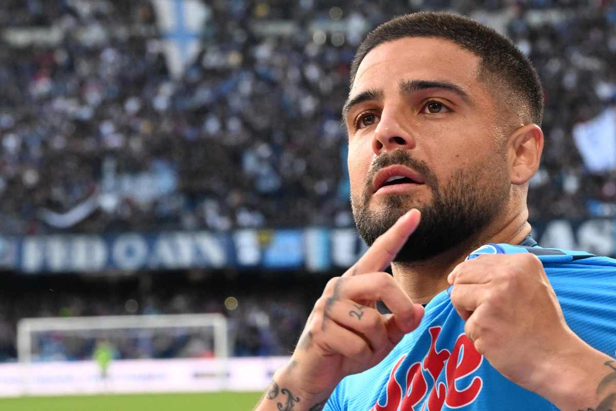 Insigne in campo con la maglia del Napoli