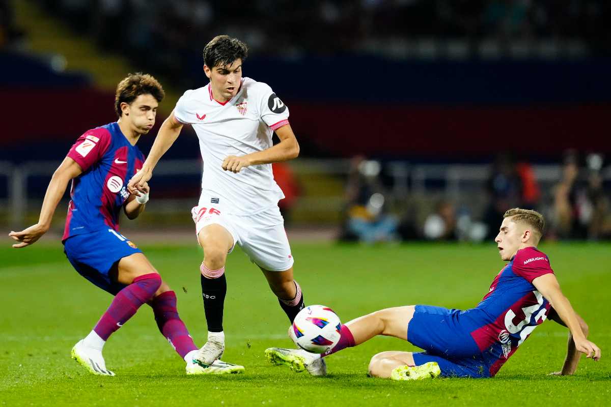 Juanlu contro il Barcellona