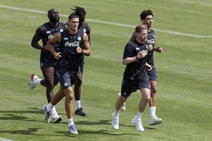 I calciatori del Napoli in sessione di corsa