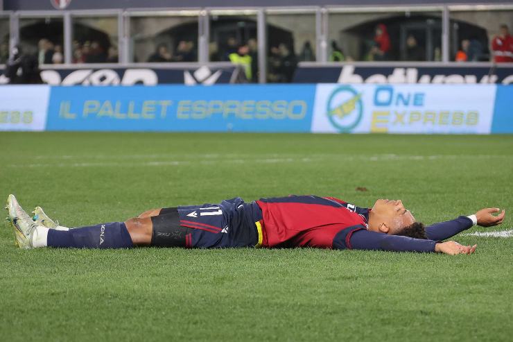 Ndoye stremato accasciato a terra