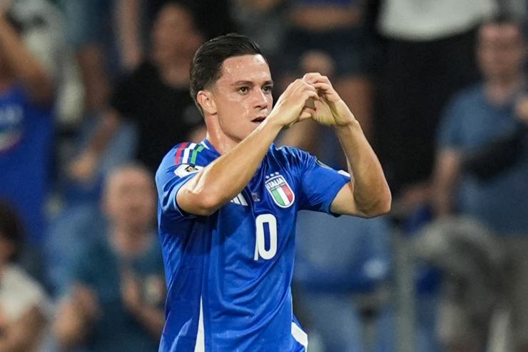 Giacomo Raspadori verso la permanenza? Decisione del Napoli sul futuro