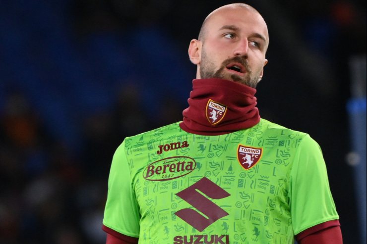 Vanja Milinkovic-Savic in campo con maglia Torino
