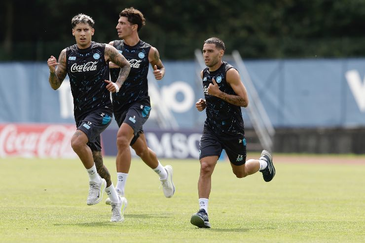 Calciatori durante l'allenamento 