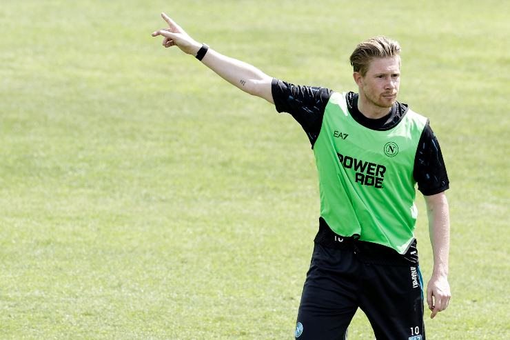 De Bruyne in allenamento a Dimaro