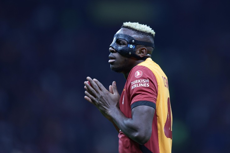 Victor Osimhen perplesso