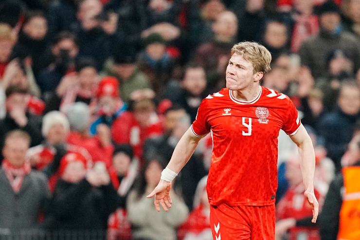 Rasmus Hojlund in maglia Danimarca