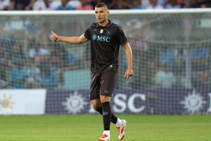 Alessandro Buongiorno in campo dopo l'infortunio 