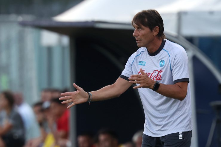 Conte dà indicazioni