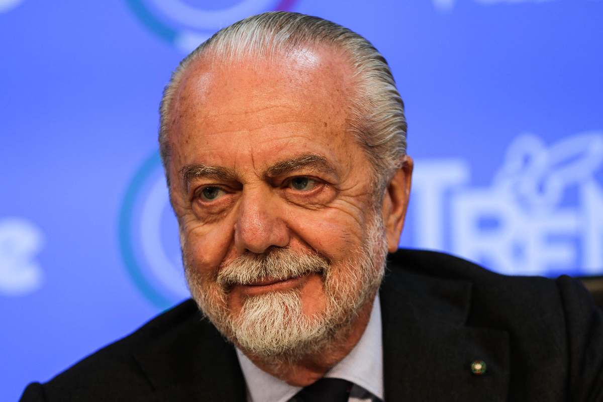De Laurentiis sorridente