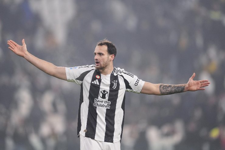 Federico Gatti in campo con la maglia della Juventus 