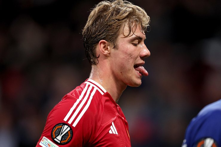 Hojlund caccia la lingua stanco