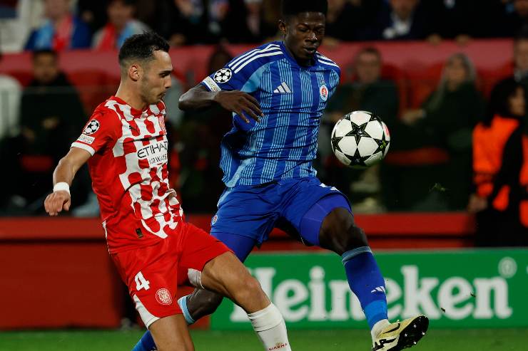 Martìnez in campo con la maglia del Girona