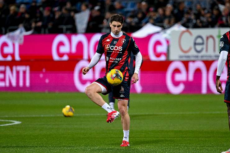 Miretti con la maglia del Genoa 