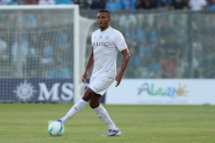 Juan Jesus controlla palla