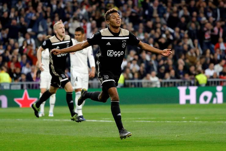 Neres sceglie la sfida con il suo passato Ajax