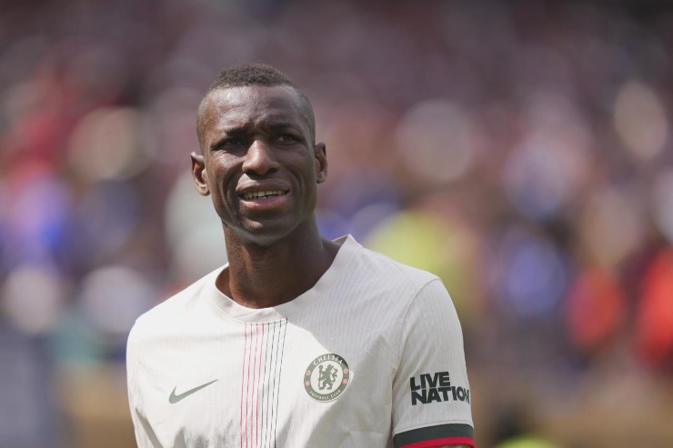 Nicolas Jackson in campo con la maglia del Chelsea 