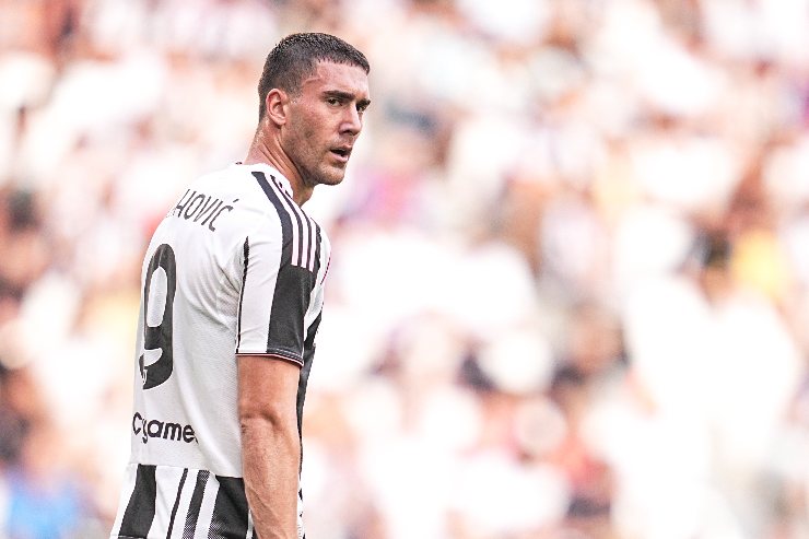 Vlahovic in campo con la Juventus