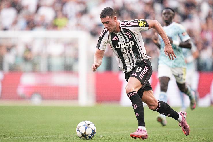 Vlahovic in campo con la Juventus