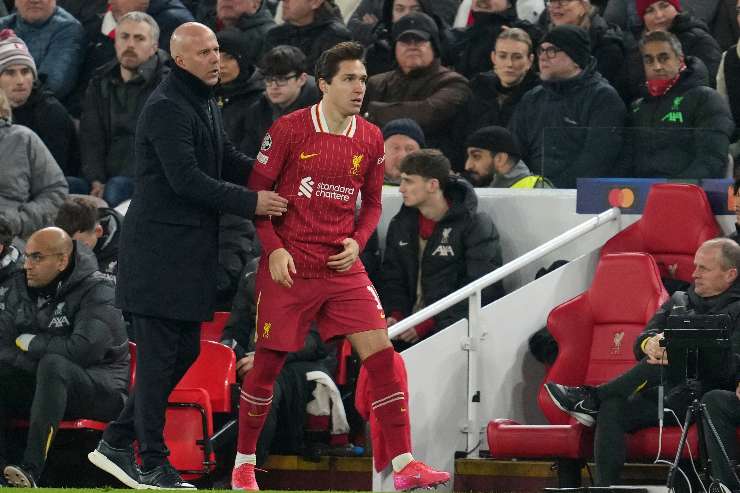 Federico Chiesa e Arne Slot