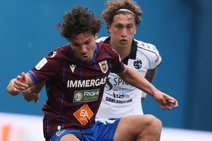 Antonio Vergara in campo con maglia Reggiana