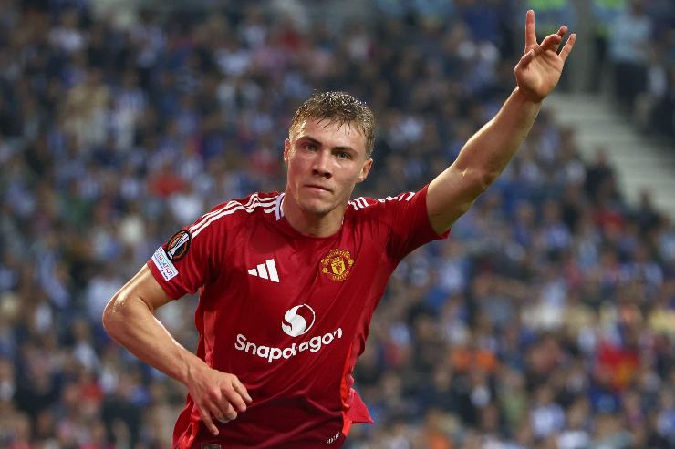 Rasmus Hojlund esulta