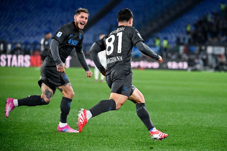 Pasquale Mazzocchi e Giacomo Raspadori esultano