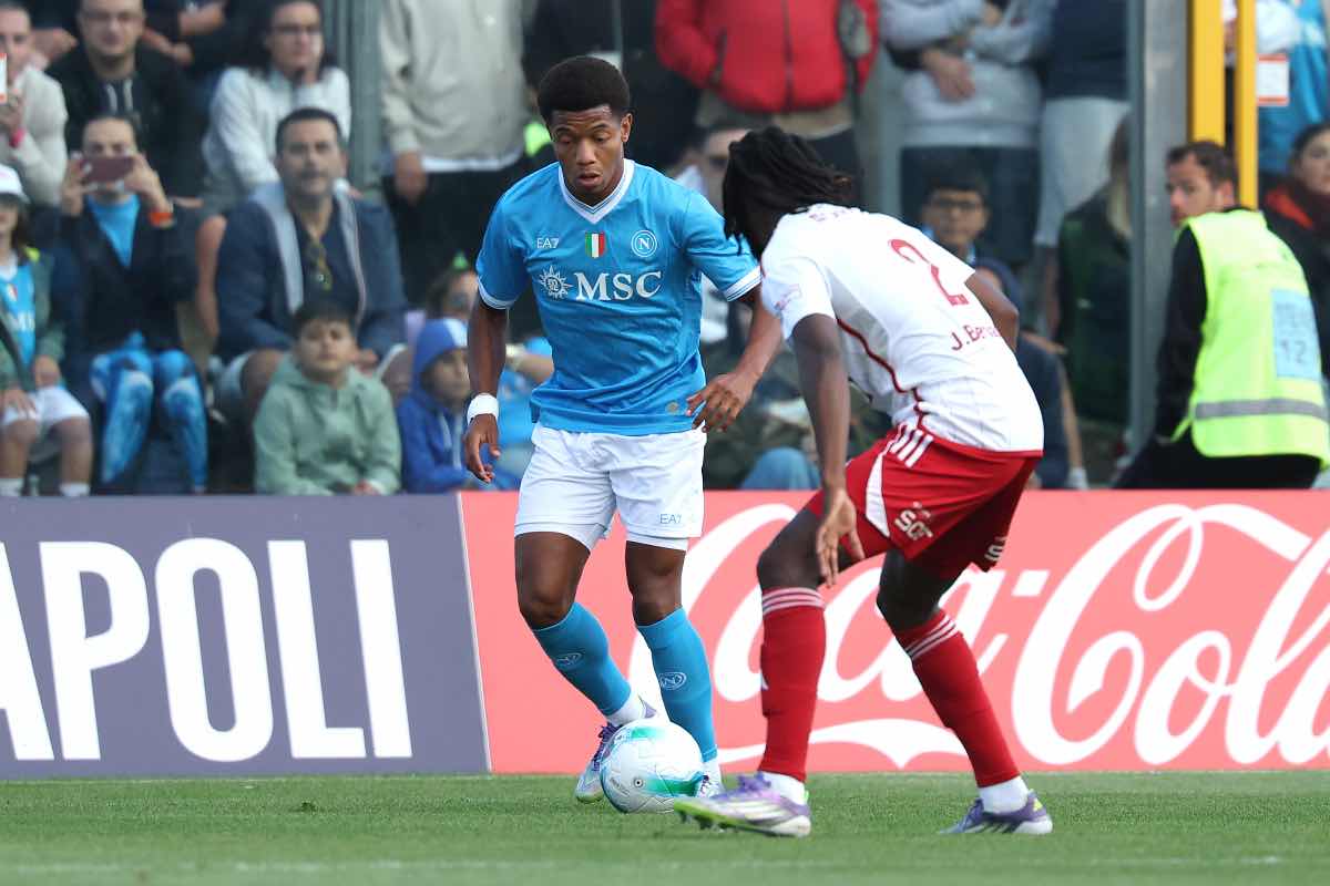 David Neres in campo contro il Brest