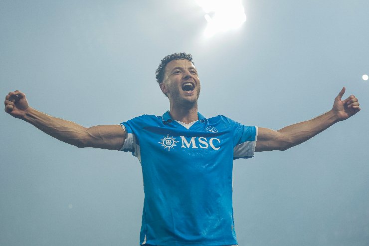 Amir Rrahmani esulta